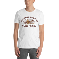 Model wearing funny vintage fishing t-shirt.